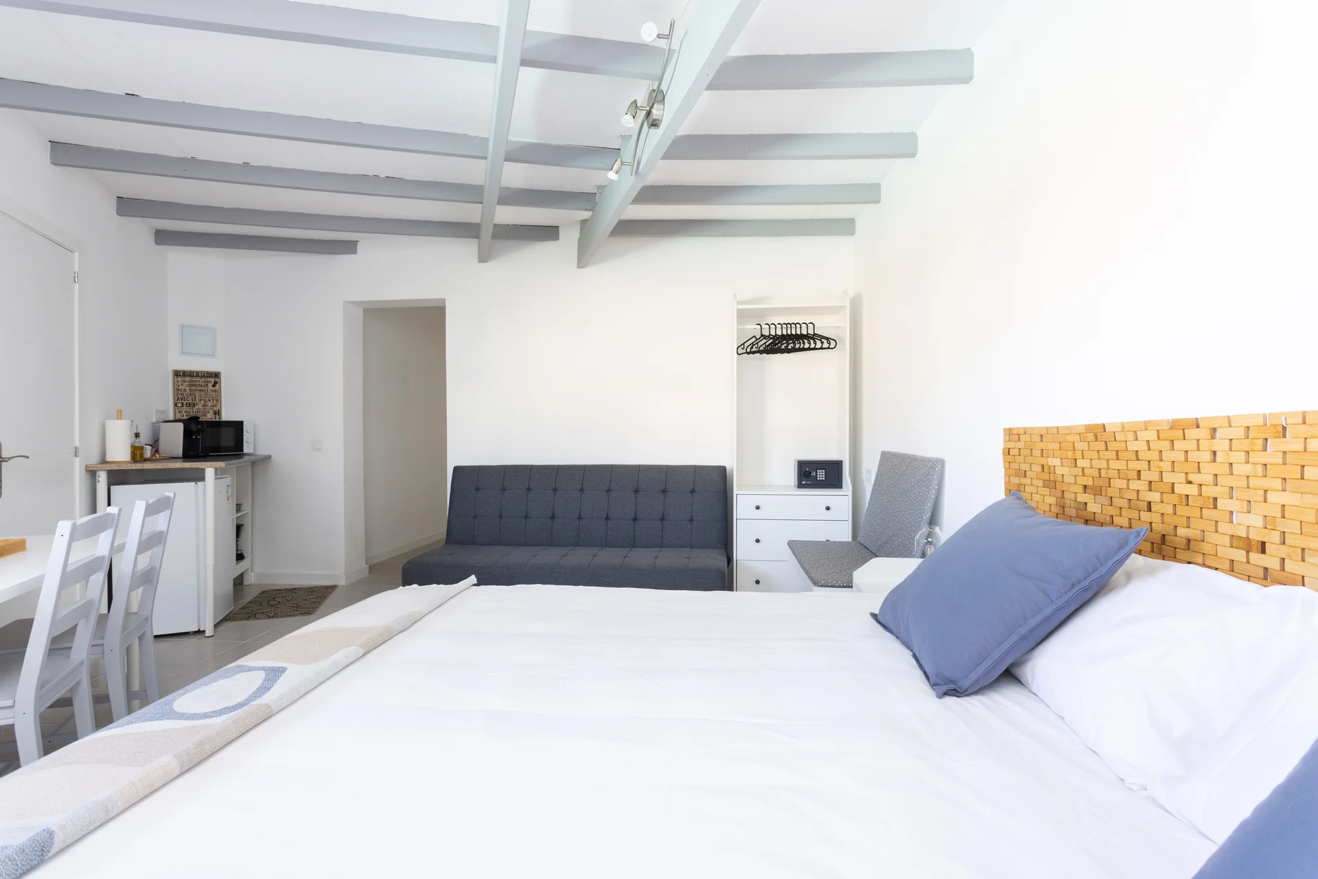 Liwa Oasis Studio - Comfortable studio with pool view at Oasis Tenerife Rentals